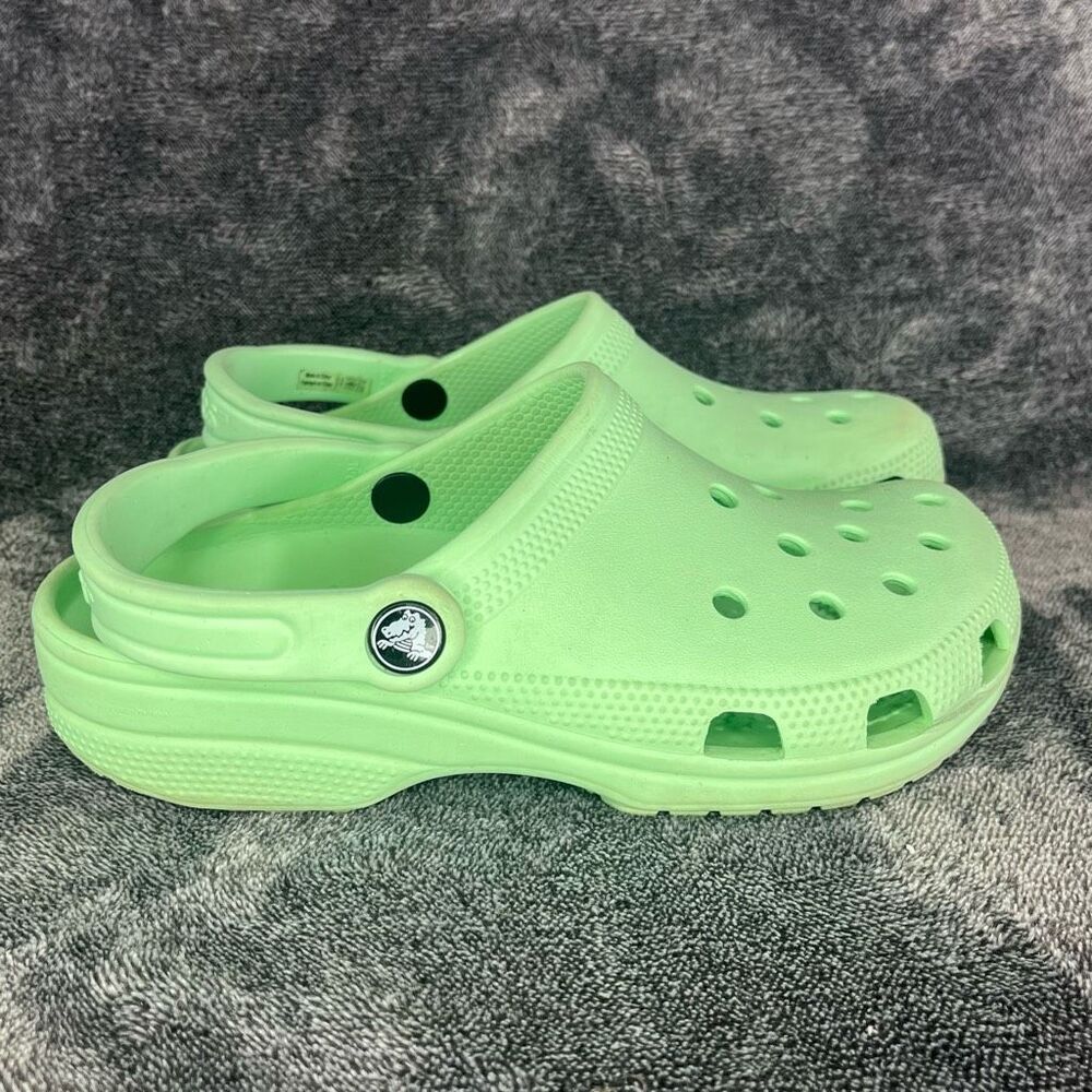 Crocs Classic Rubber Slip-On Comfort Clogs Unisex Mint - Women’s 6